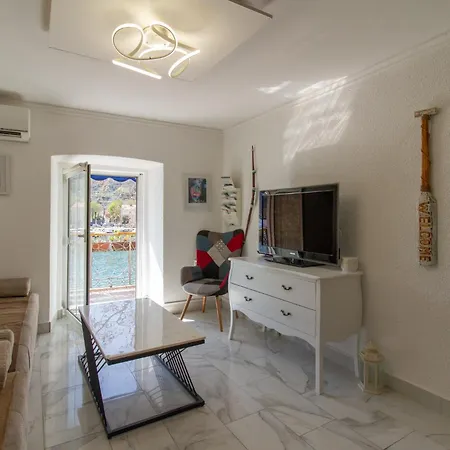 Coli App Afrodita & Antonia