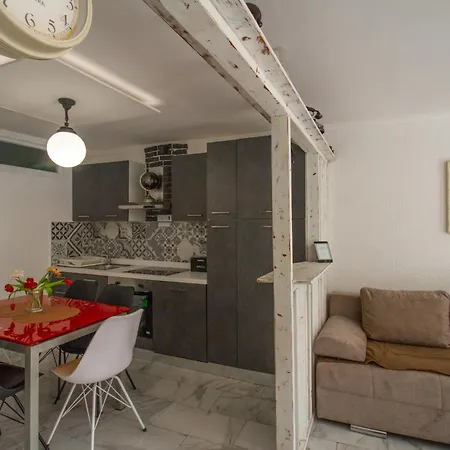 Coli Afrodita & Antonia Apartman *