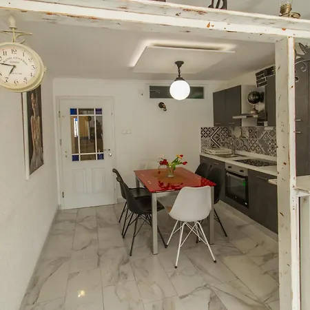 Coli App Afrodita & Antonia