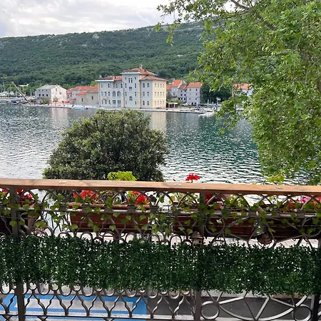 Coli App Afrodita & Antonia *