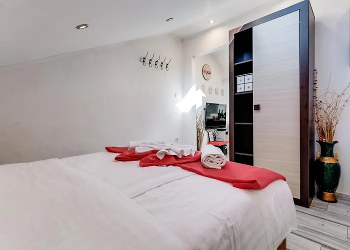 Coli App Afrodita & Antonia * Bakar