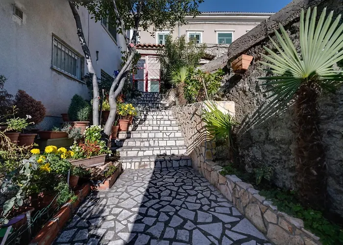 Coli App Afrodita & Antonia * Bakar