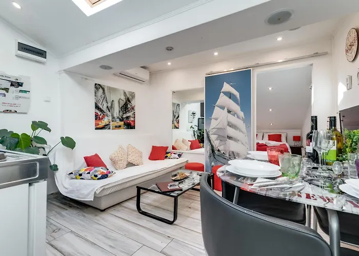 Coli App Afrodita & Antonia Apartman Bakar