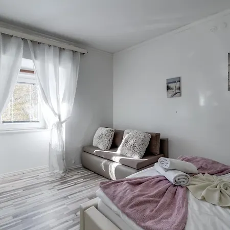 Coli App Afrodita & Antonia Bakar