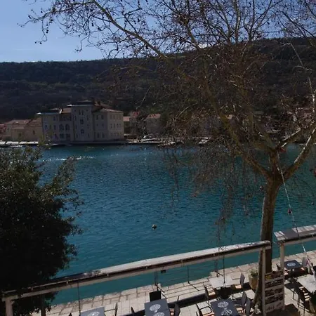 Coli App Afrodita & Antonia * 巴卡尔